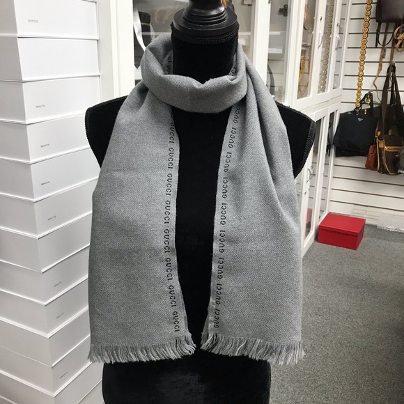 GUCCI WOOL SCARF EXCELLENT CONDITION - Picture 6 of 6